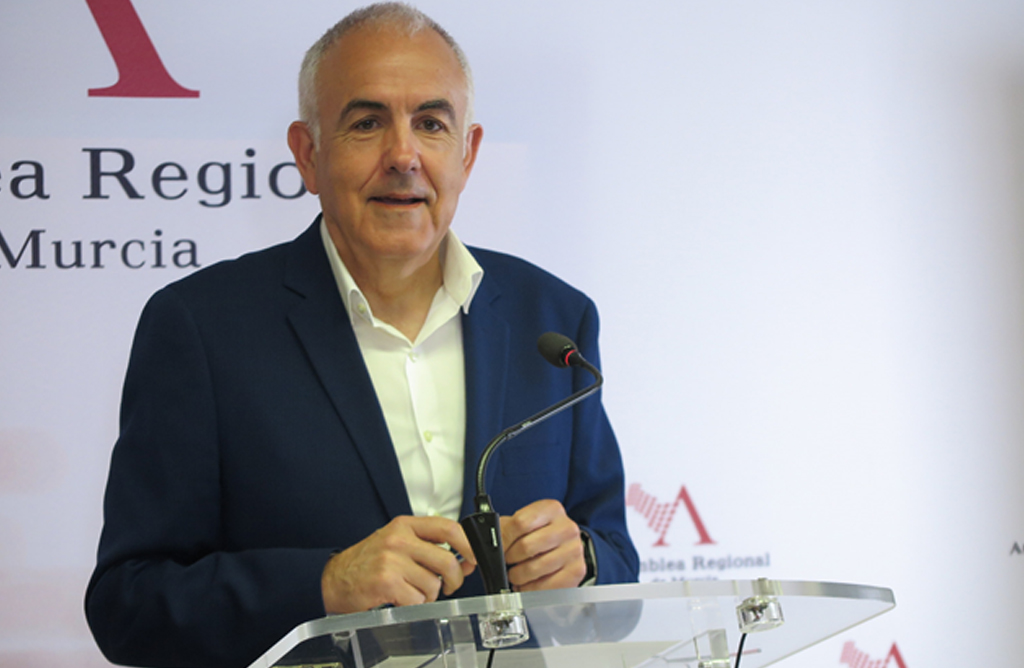 “El Gobierno regional tiene los parques de bomberos en una situación de auténtica penuria”